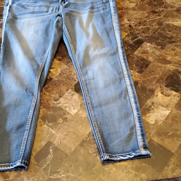 Hydrolic Jeans 👖 - Picture 2 of 2